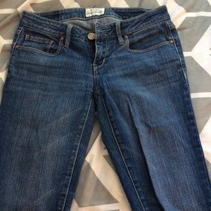 Adorable cropped Aeropostale jeans